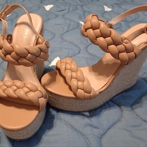Coutgo tan braided wedges